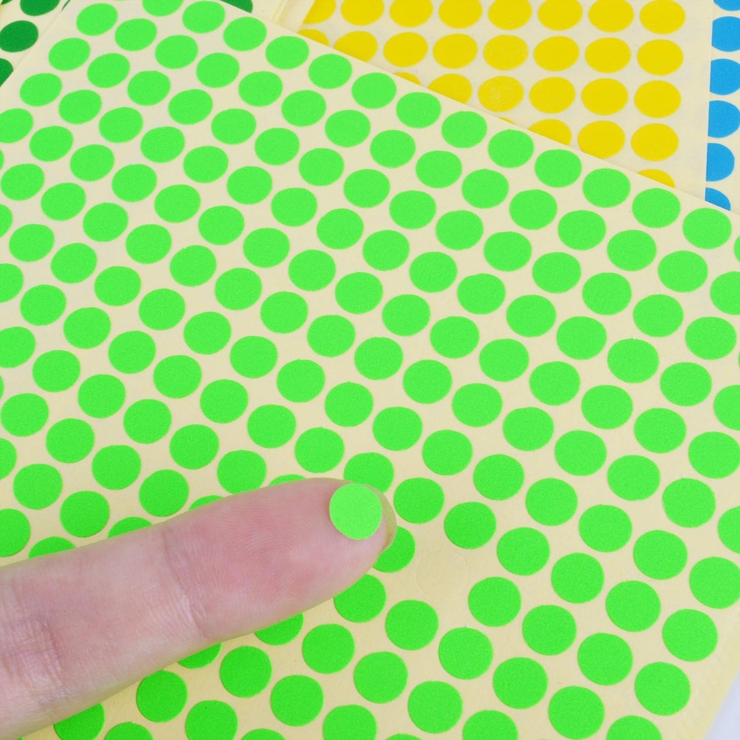 16 Sheets Dia 1/4inch Self Adhesive Round Dot Stickers Coding Label Circle Stickers 6528 Dots in Pack 16 Colors