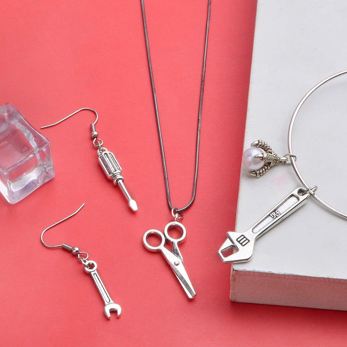 60pcs 10 Styles Antique Silver Mixed Home Tool Charms Tibetan Alloy Scissor Hammer Axe Wrench Kitchen Knife Pendants Living Tools Daily Supplies for DIY Jewelry Making Crafting