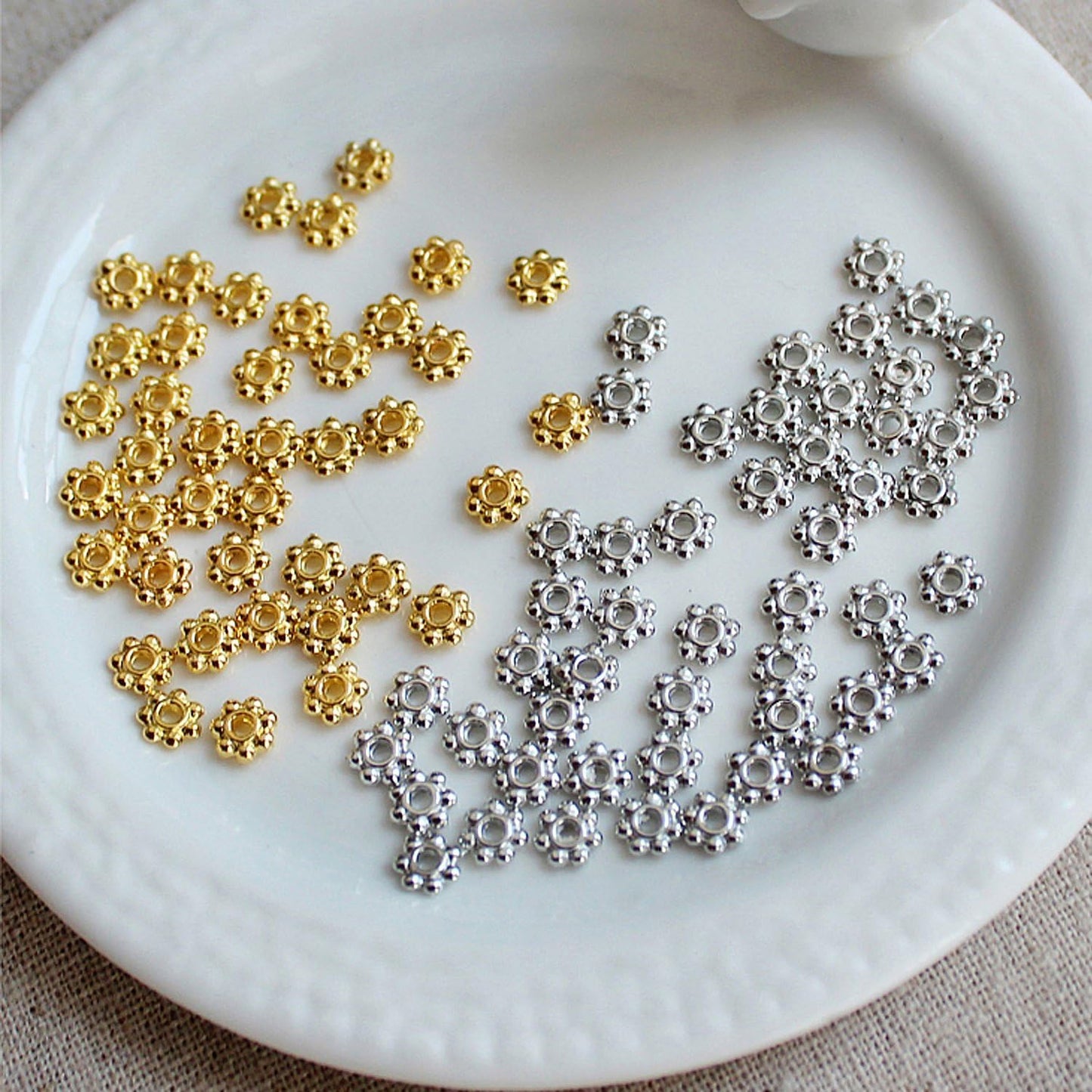 BronaGrand 500pcs Metal Daisy Spacer Beads 4mm for DIY Jewelry Making,Gold and Silver
