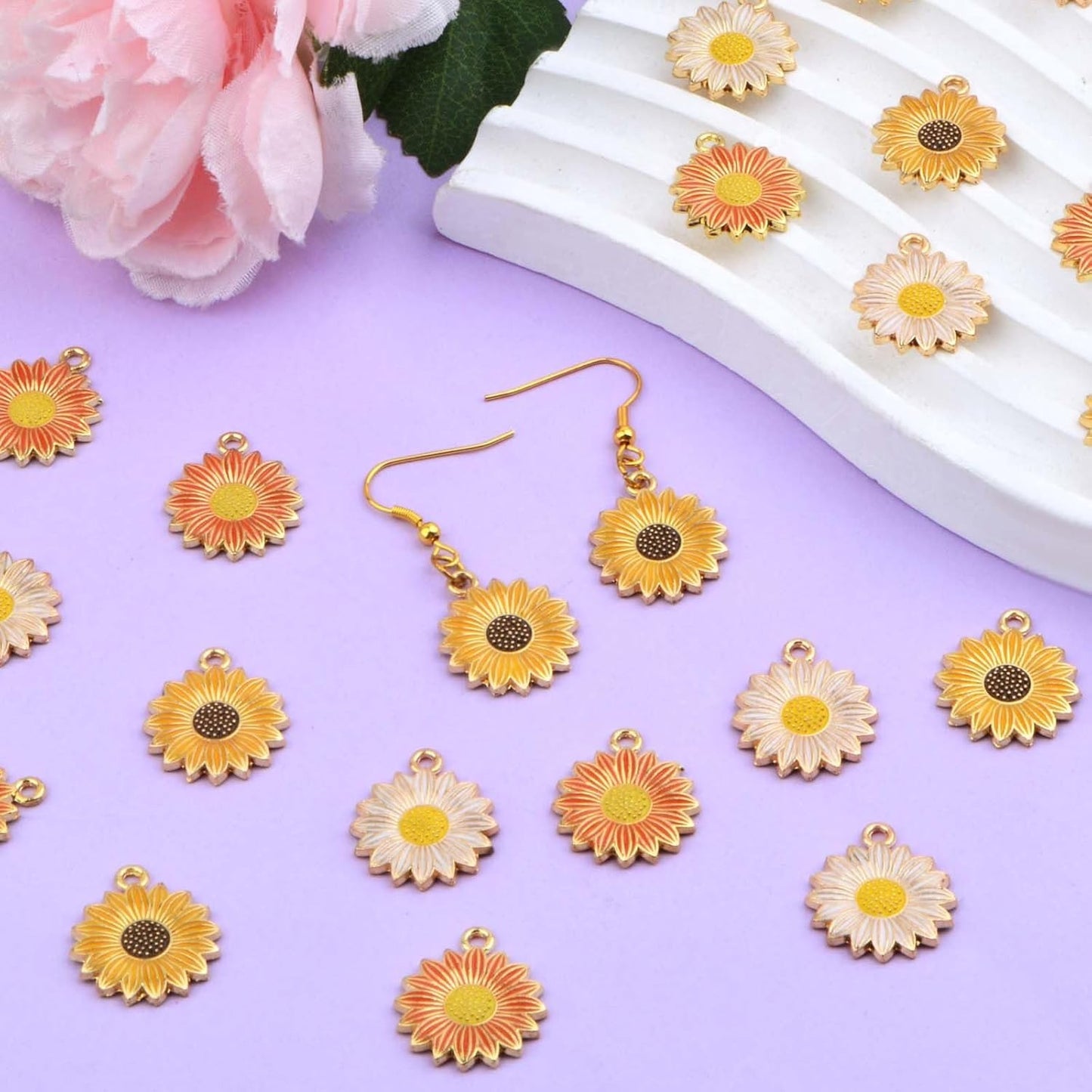 30 Pieces Alloy Enamel Sun Flower Shape Charms Lovely Daisy Flower Sunflower Dangle Pendants Craft Supplies for DIY Necklace Bracelet Earrings Jewelry Making, 3 Colors