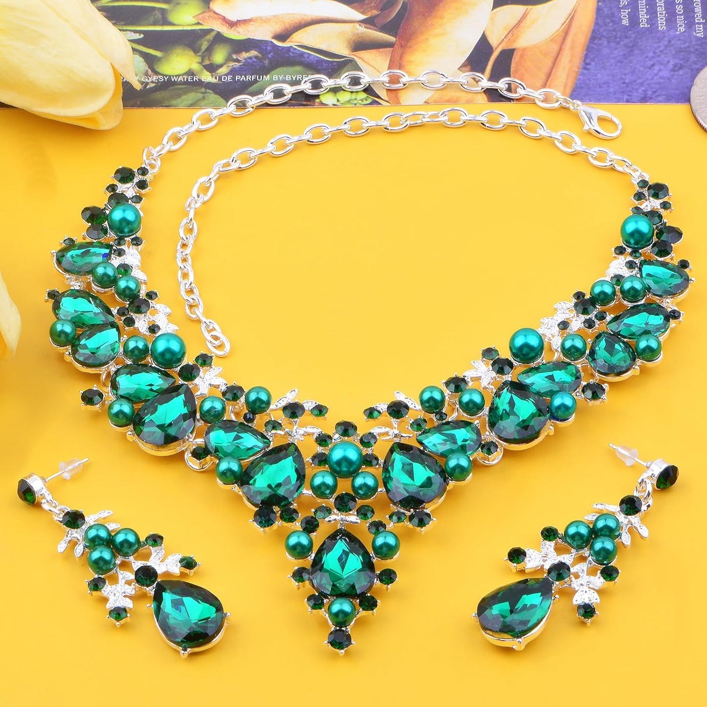 Jewelry Set for Women, 1 Set Green Pearl Crystal Necklace and Dangle Earrings Elegant Bridal Floral Cluster Teardrop Statement Necklace Earrings for Party Prom Gifts