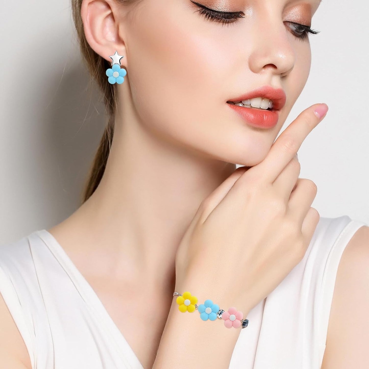 15 Pieces Colorful Flower Silicone Focal Beads Cute Daisy Sunflower Shaped Loose Rubber Bead Flat Spacer Beads for Beaded Pens Bracelet Lanyard Keychains Making Supplies