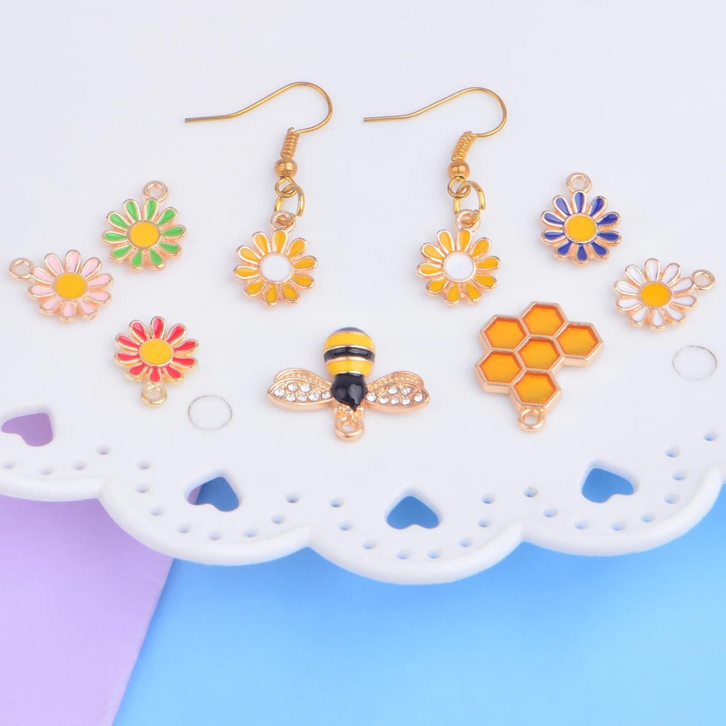 32pcs Enamel Sunflower Bee Charms Colorful Daisy Flower Pendants Alloy Rhinestone Honeybee Honeycomb Dangle Charms for DIY Necklace Bracelet Jewelry Making Findings, 3 Styles