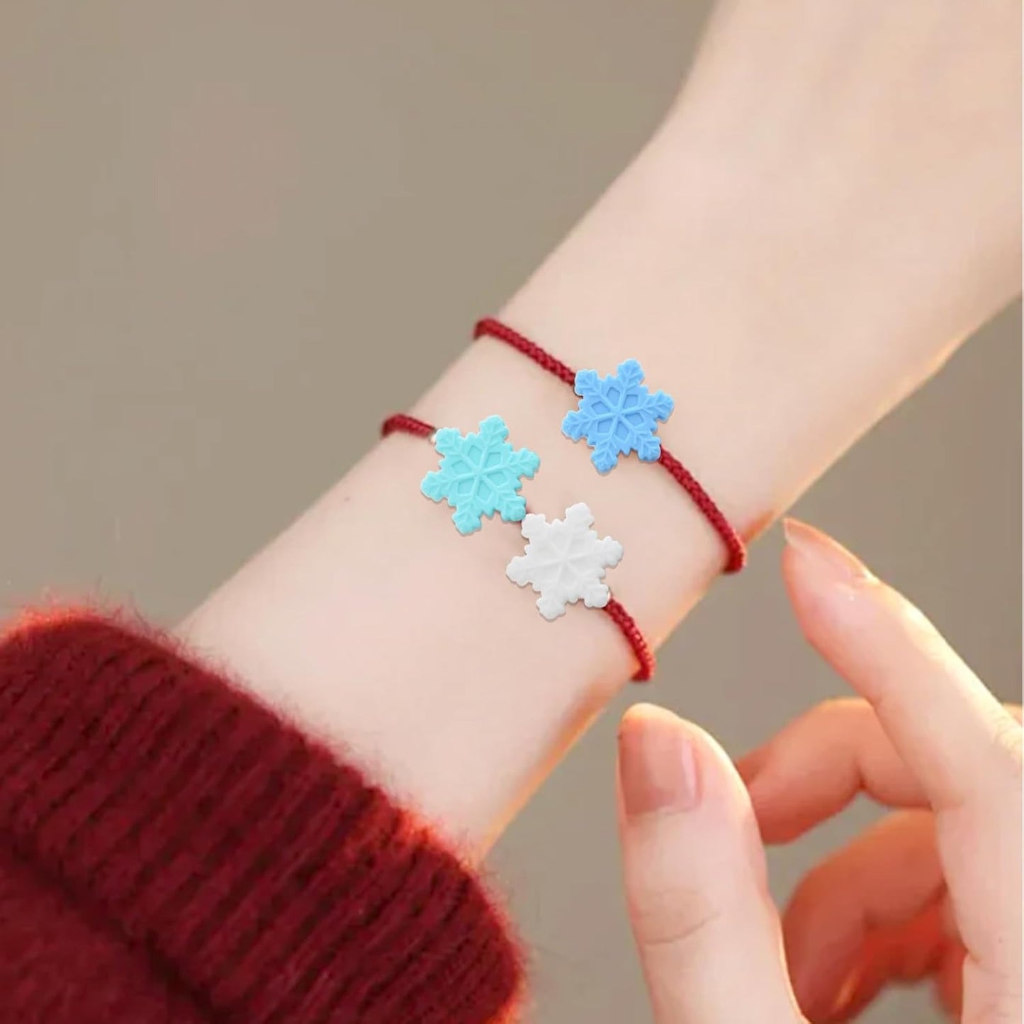 15pcs Snowflake Beads Silicone Focal Beads Christmas Snowflake Shaped Rubber Bead Winter Xmas Loose Beads for Beadable Pen DIY Keychain Bracelet Crafts Jewelry Making, 3 Colors