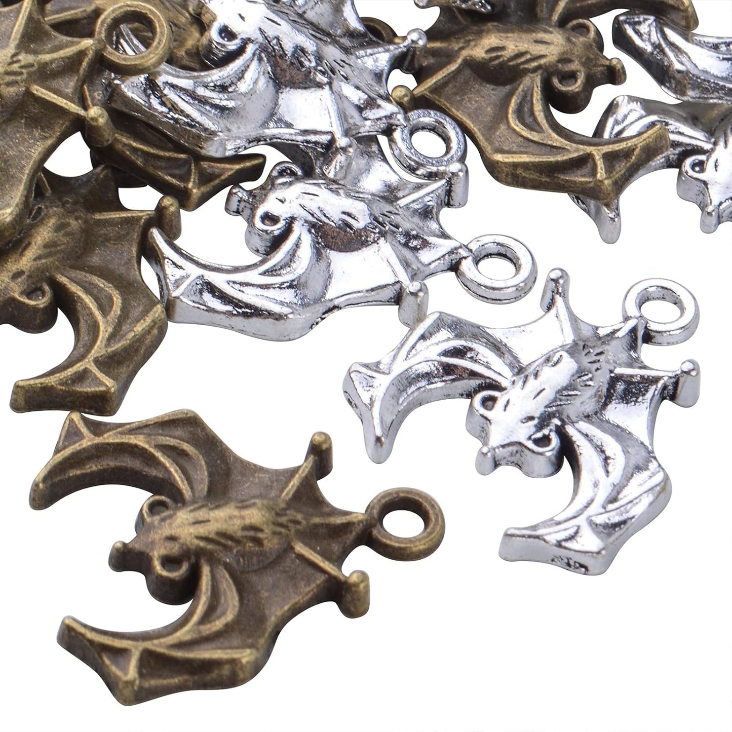 40pcs Alloy Bat Charms Halloween Spooky Flittermouse Flying Vampire Bat Pendants Charms Animal Charms Craft Supplies for Jewelry Making DIY Bracelet Necklace