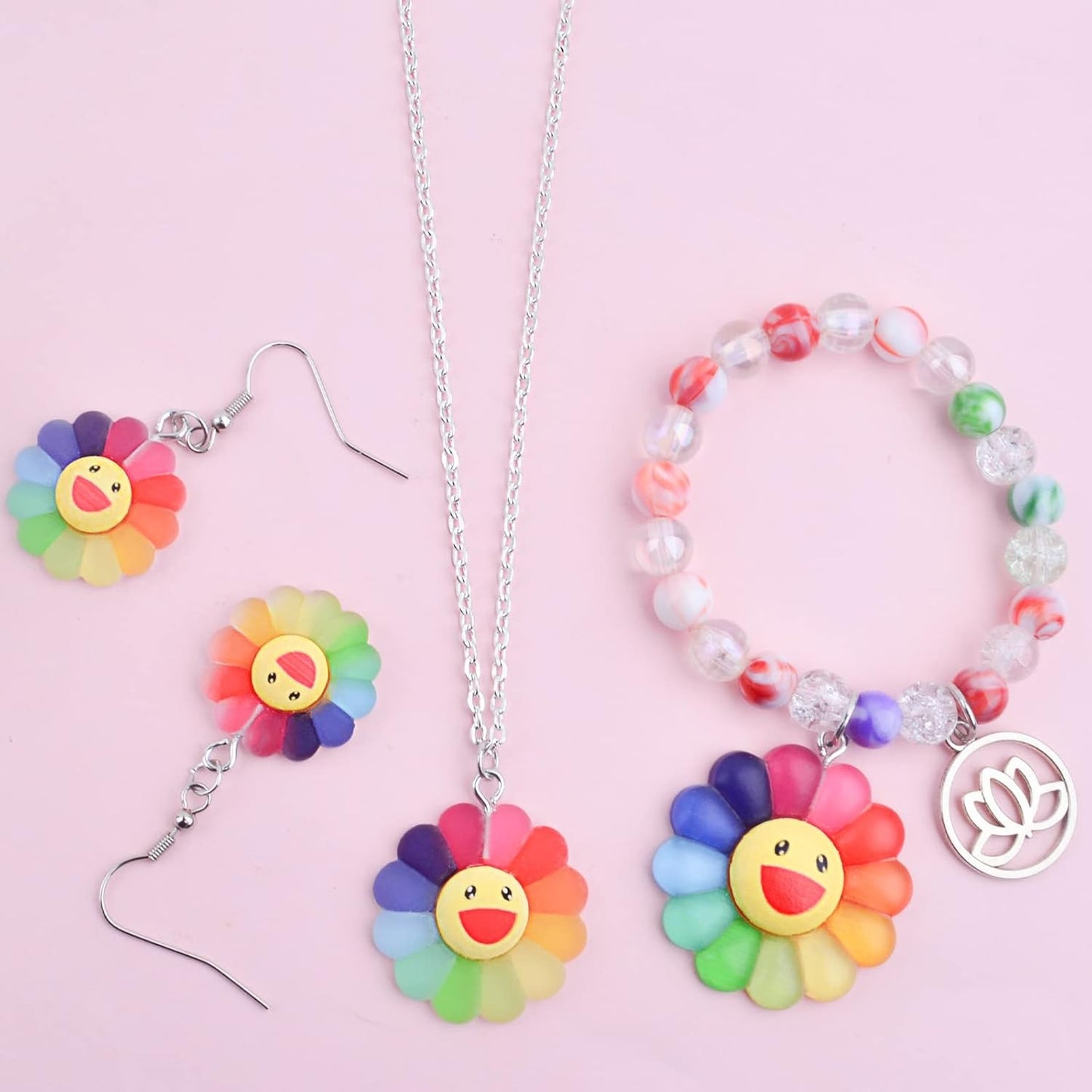30pcs 3 Sizes Smiley Sunflower Charms Resin Sun Flower Dangle Pendants Smiley Face Charm Jewelry Accessories for DIY Bracelet Necklace Earrings Making