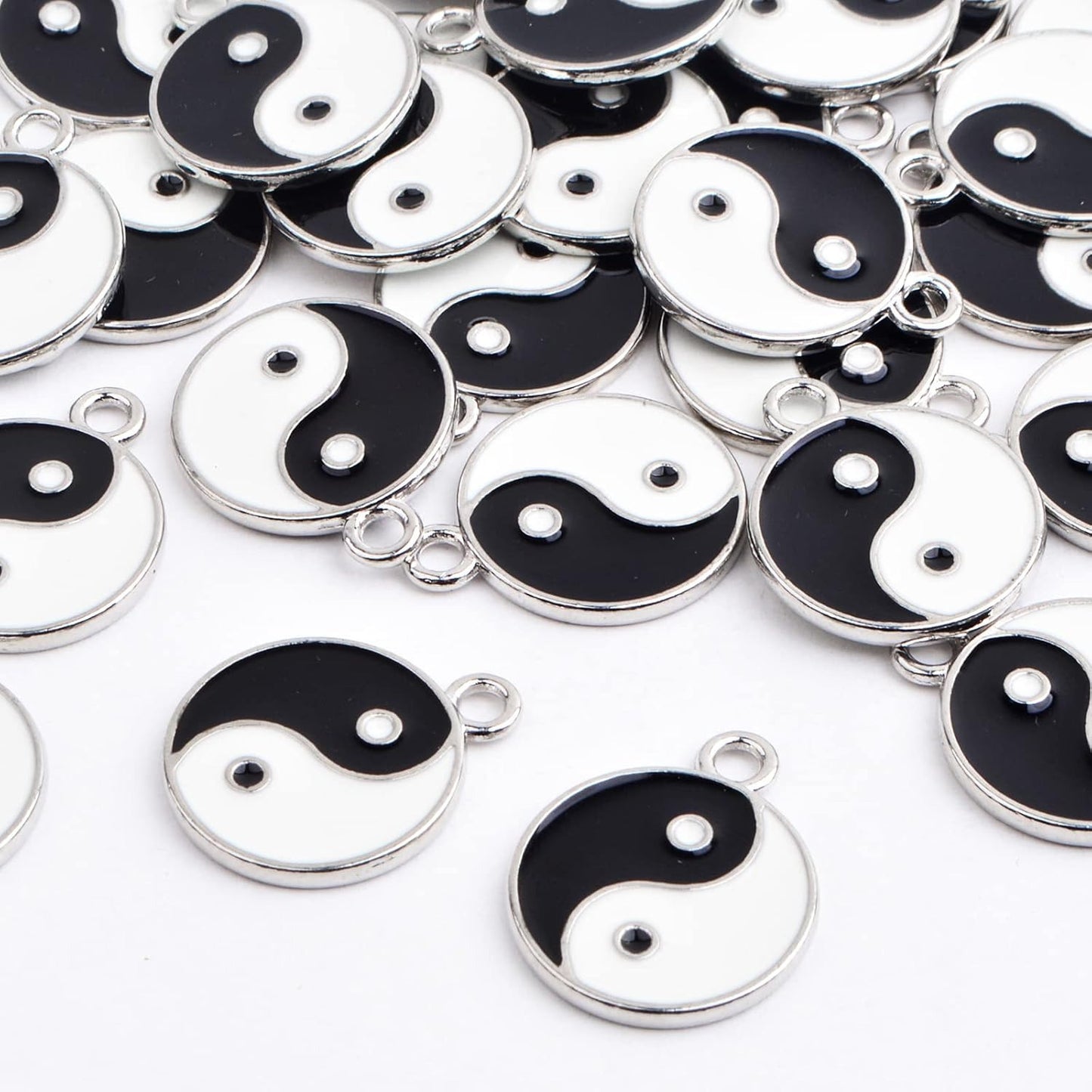 30pcs Black/White Yin Yang Charms Alloy Enamel Tai Chi Yin Yang Ba Gua Dangle Pendants Craft Accessories for DIY Necklace Bracelet Jewelry Making Findings