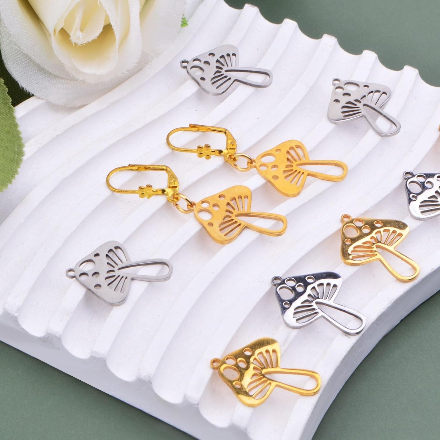 10pcs Stainless Steel Small Mushroom Charms Cute Mushroom Shape Dangle Pendants Craft Supplies for DIY Bracelet Necklace Keychains Jewelry Making Findings, 2 Colors