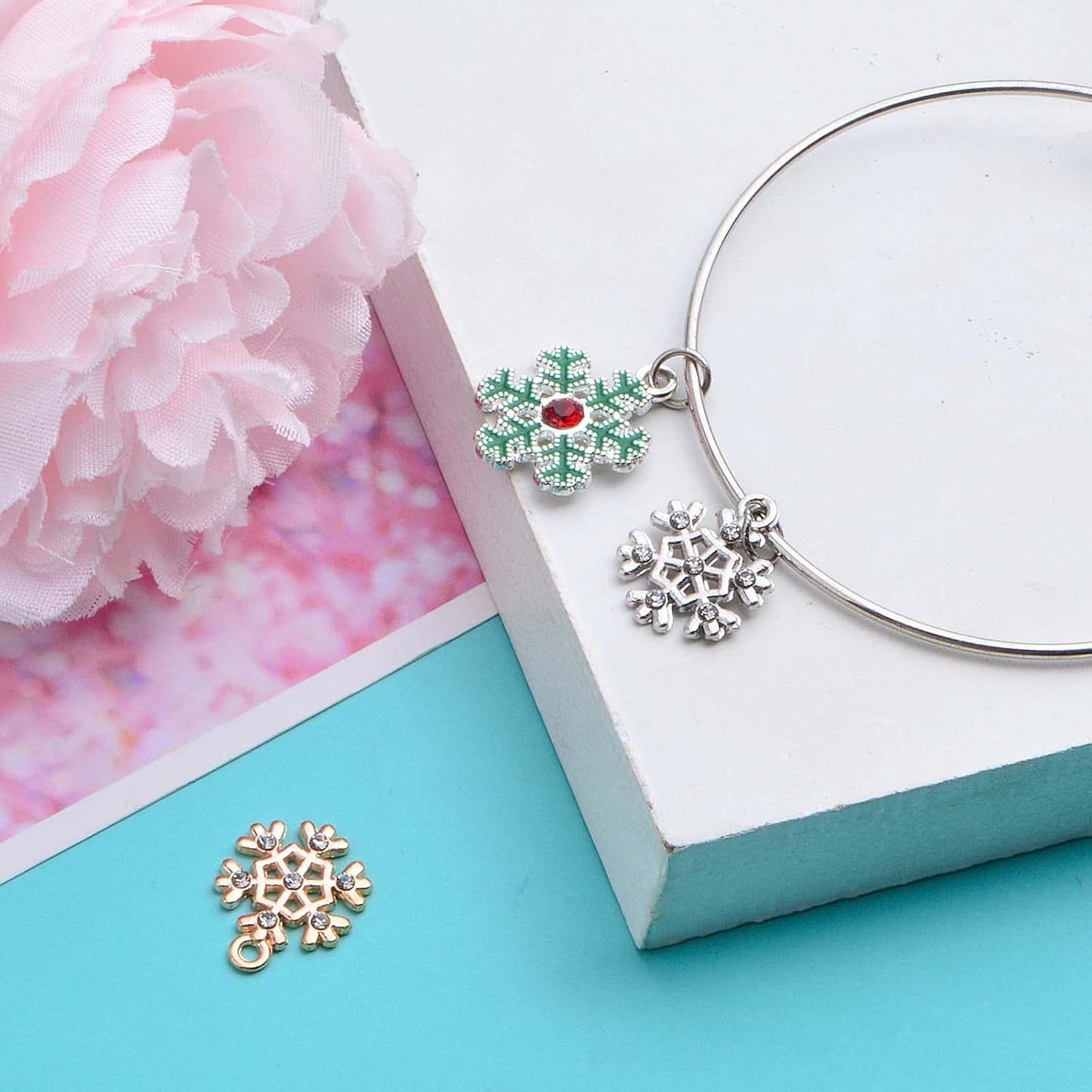 24pcs 2 Styles Enamel Rhinestone Snowflake Charms Alloy Christmas Snowflake Winter Pendant Charms Crafts Accessories for DIY Necklace Bracelet Earring Jewelry Making, 2 Colors