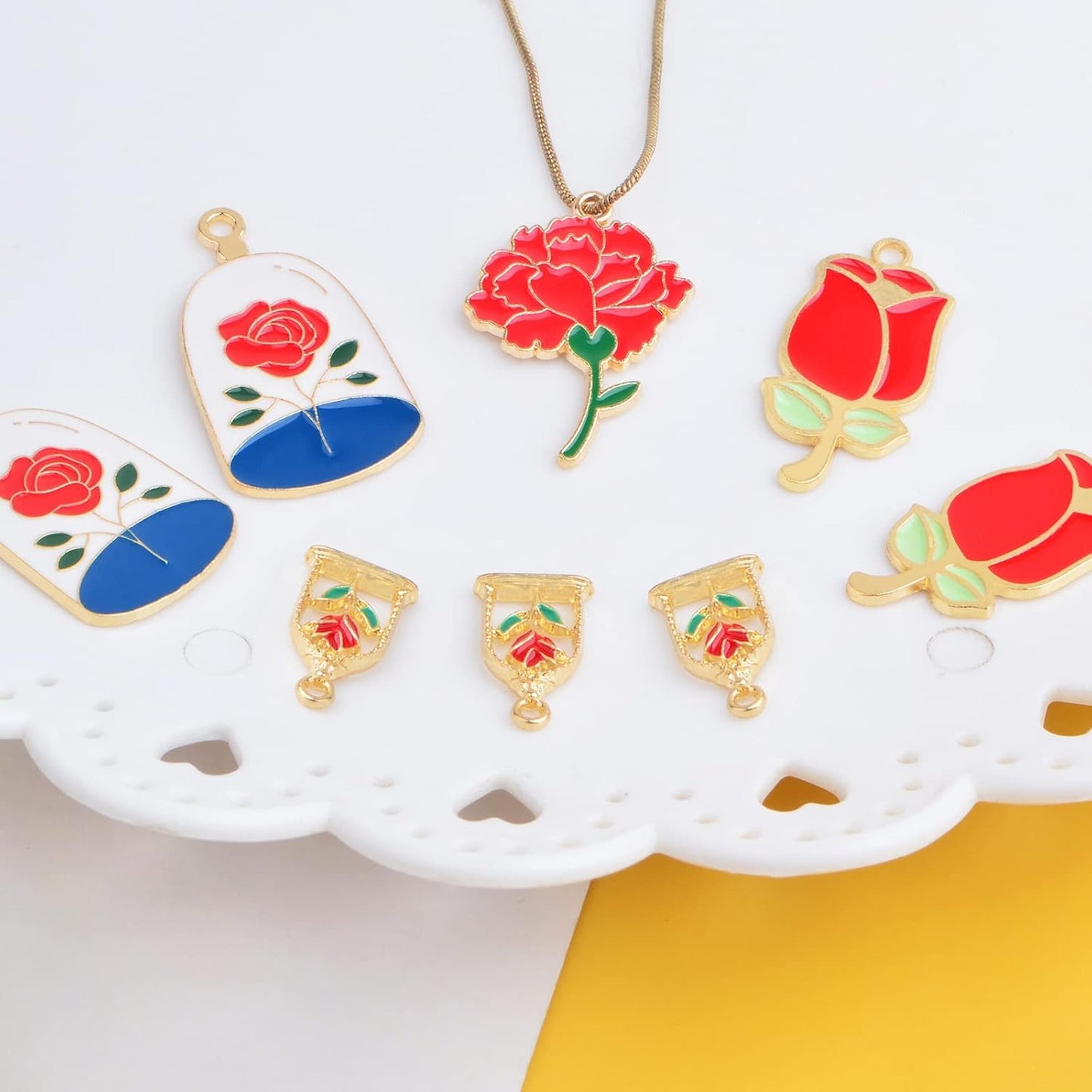 20pcs Enamel Rose Flower Charms Alloy Roseflower Shape Pendants Valentine's Day Rose Theme Charms Accessories for DIY Necklace Earrings Jewelry Making Women, 4 Styles