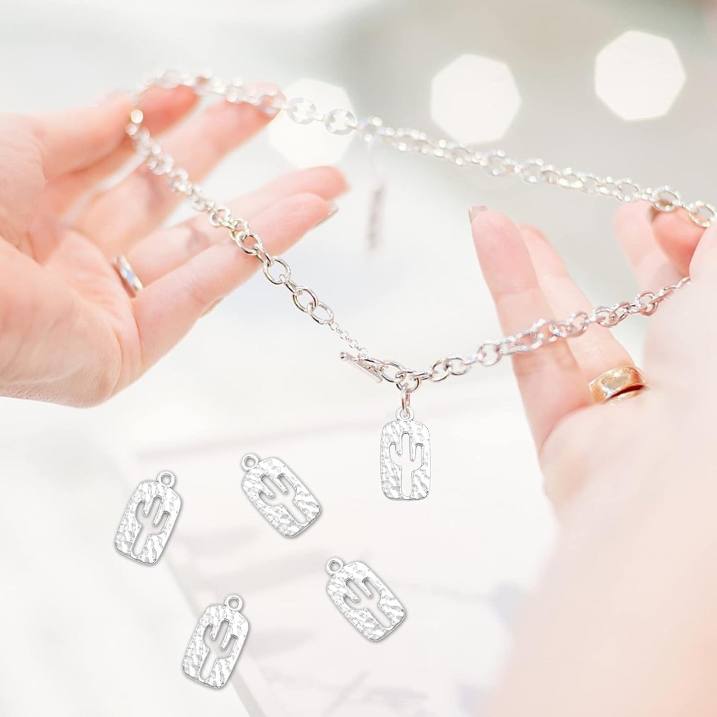 60pcs Antique Silver Cactus Pendant Charms Western Style Alloy Double-sided Plant Cactus Dangle Pendants Craft Accessories for DIY Bracelet Necklace Keychains Jewelry Making