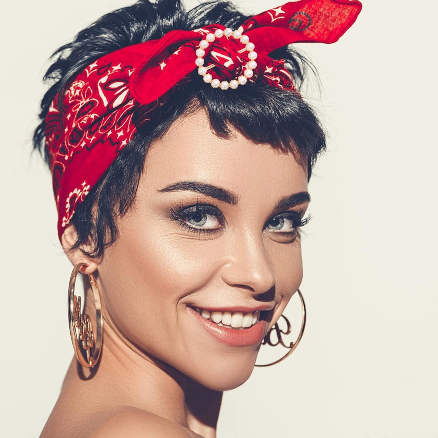 8pcs 4 Styles Metal T Shirt Scarf Clip Ring Round Square Oval Heart Shape Scarf Ring Clip Buckle with Pearl for Clothing Ring Wrap Holder Parties Costume Clothes Corner