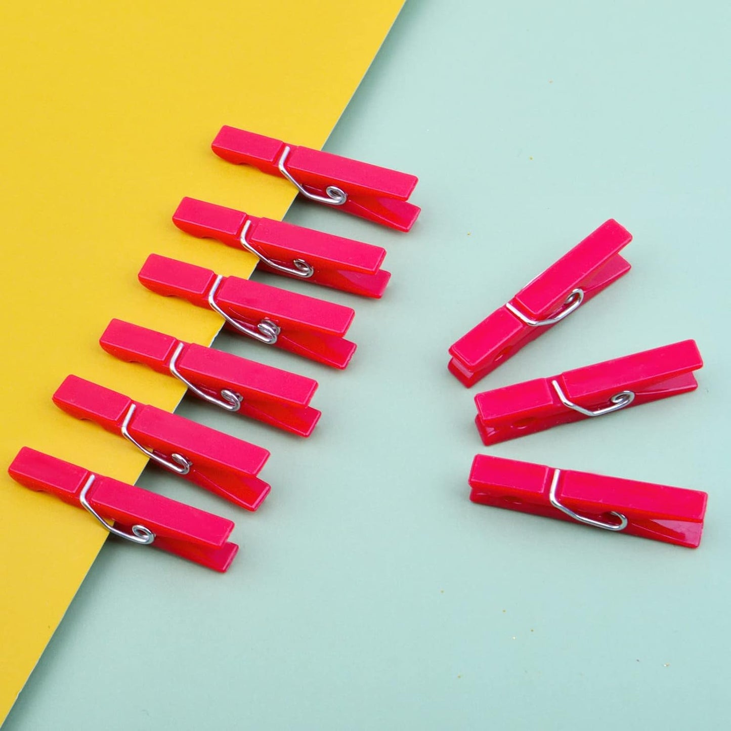 100 Pieces Photo Clips Plastic Picture Paper Clip Mini Laundry Clothespins Peg Pins for Home School Arts Crafts Decoration, 3.4 x 0.5cm(Red)