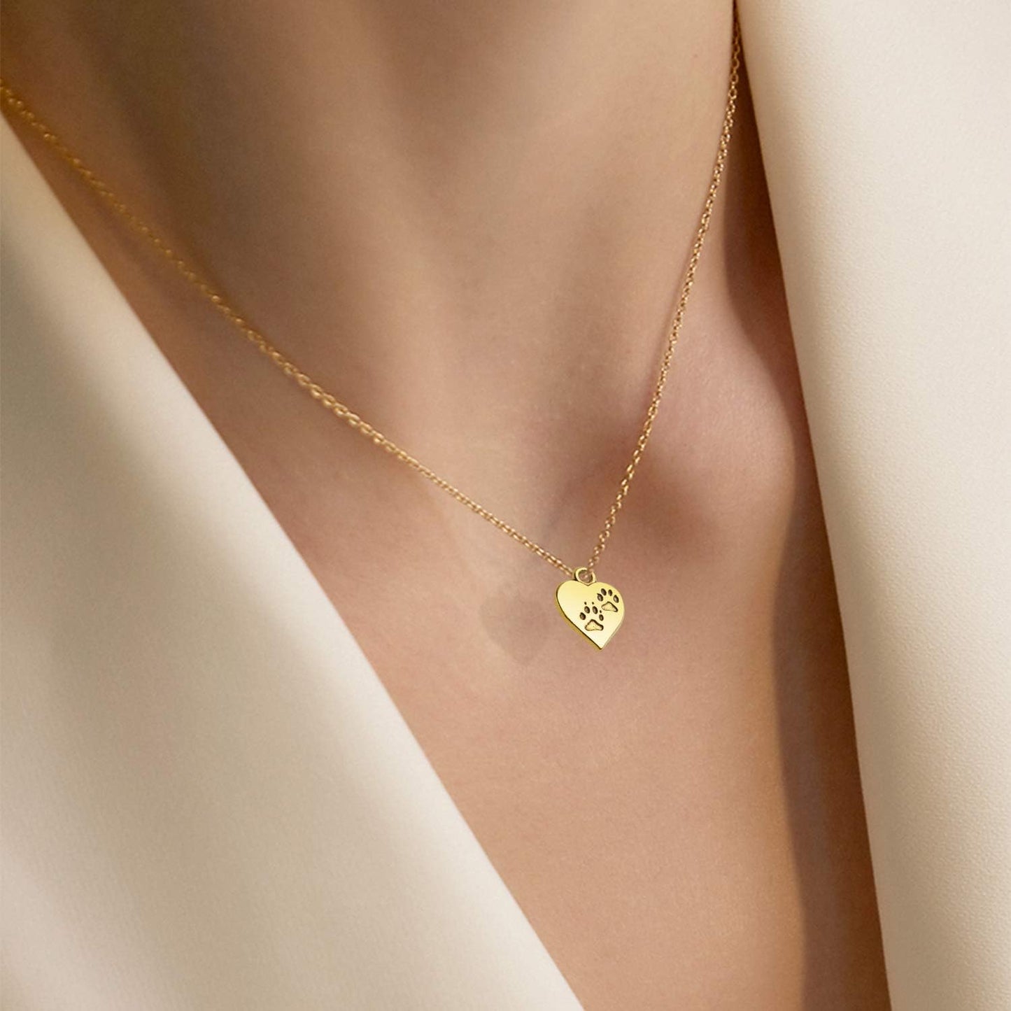 50pcs 17mm Alloy Heart Shape Charm Love Charms Tibetan Dangle Heart Charms Jewelry Charms Pendants for Bracelet Earring Necklace Jewelry Making Accessories