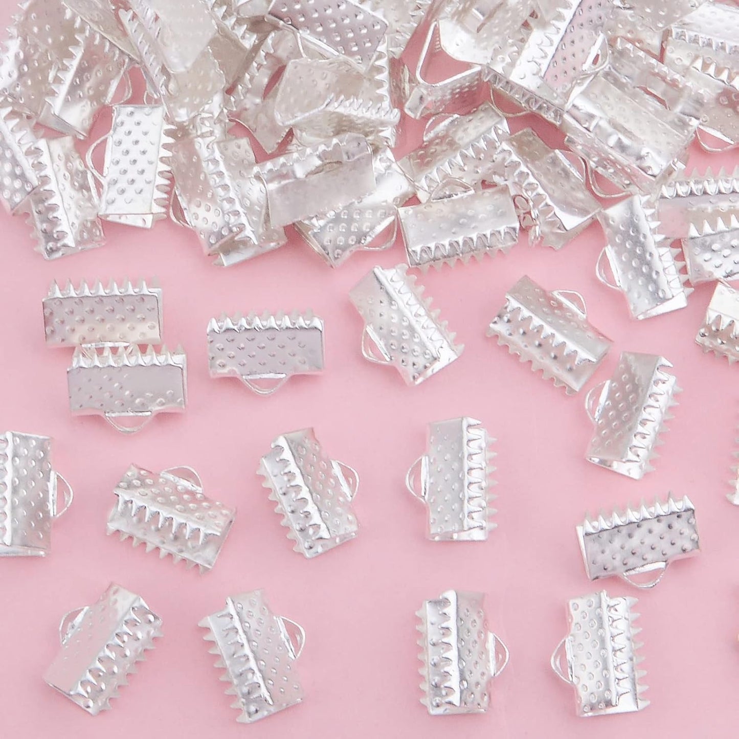 500pcs Silver Plated Pinch Crimp Clamp Ends Cord Ends Fasteners Clasp Metal Ribbon Bookmark Connectors for DIY Bracelet Leather Suede Jewelry Craft Making