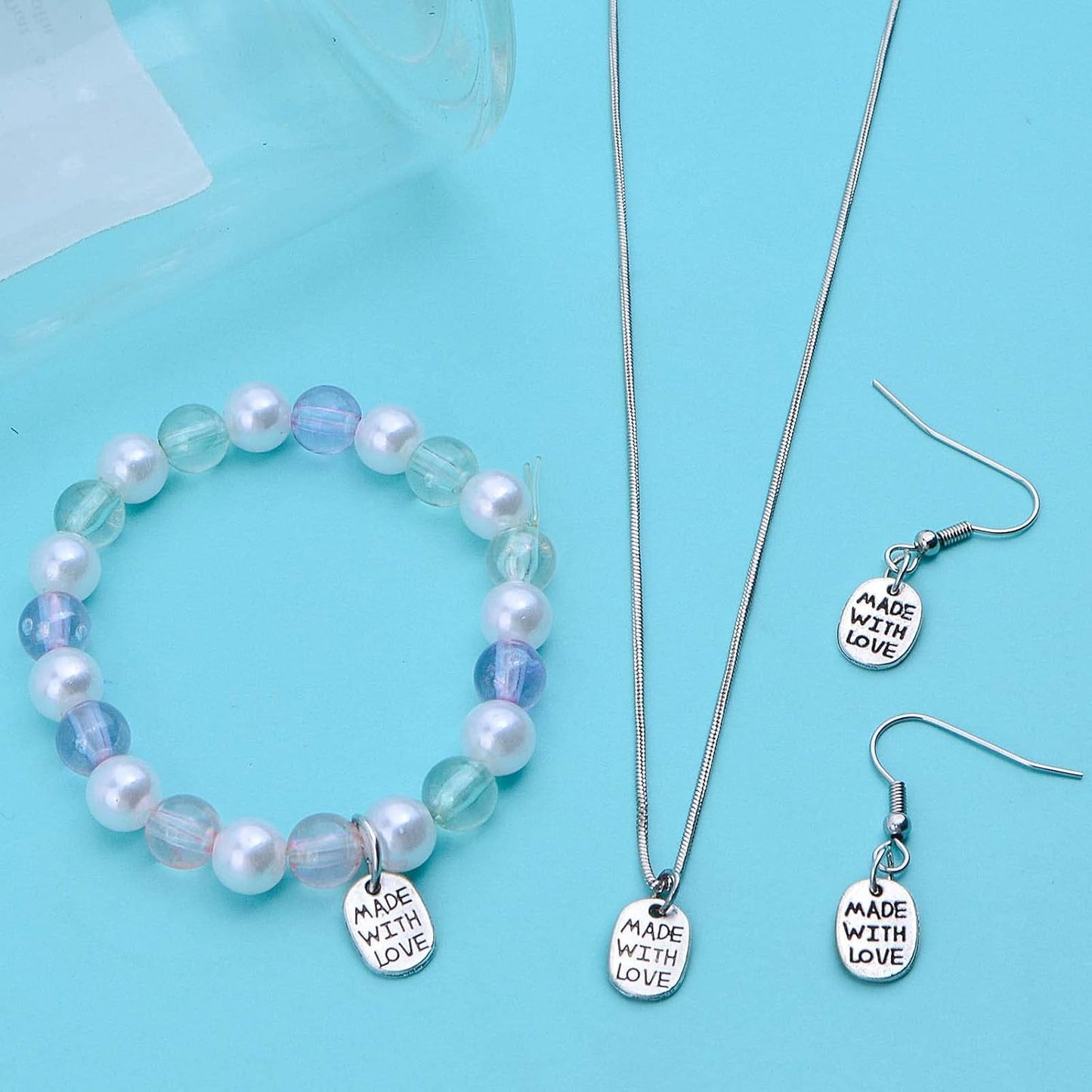 200pcs Antique Silver Oval Word Pendant Charms Tibetan Style Alloy Message Made with Love Valentine's Day Theme Charms for DIY Bracelet Necklace Jewelry Making Supplies