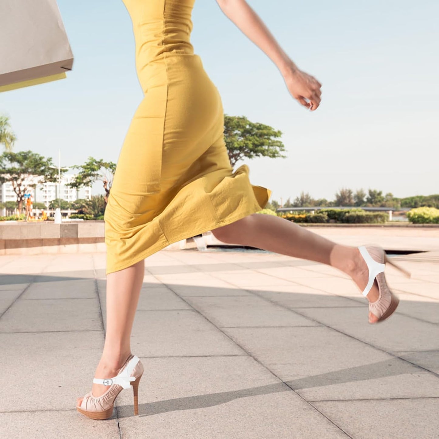 1 Pair Invisible High Heel Shoe Straps Transparent Triangle Shoe Belt Ankle Straps and 1 Pair Double-layer Pearl Flower Shoe Buckles for Women Lady Holding Loose High Heels