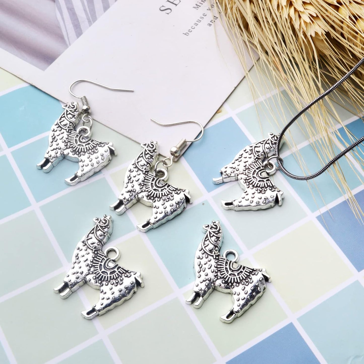50pcs Antique Silver Alpaca Charms Llama Pendants Tibetan Alloy Animal Llama Charms Vintage Dangle Pendants Jewelry Making Accessory for DIY Crafts Bracelets Necklaces
