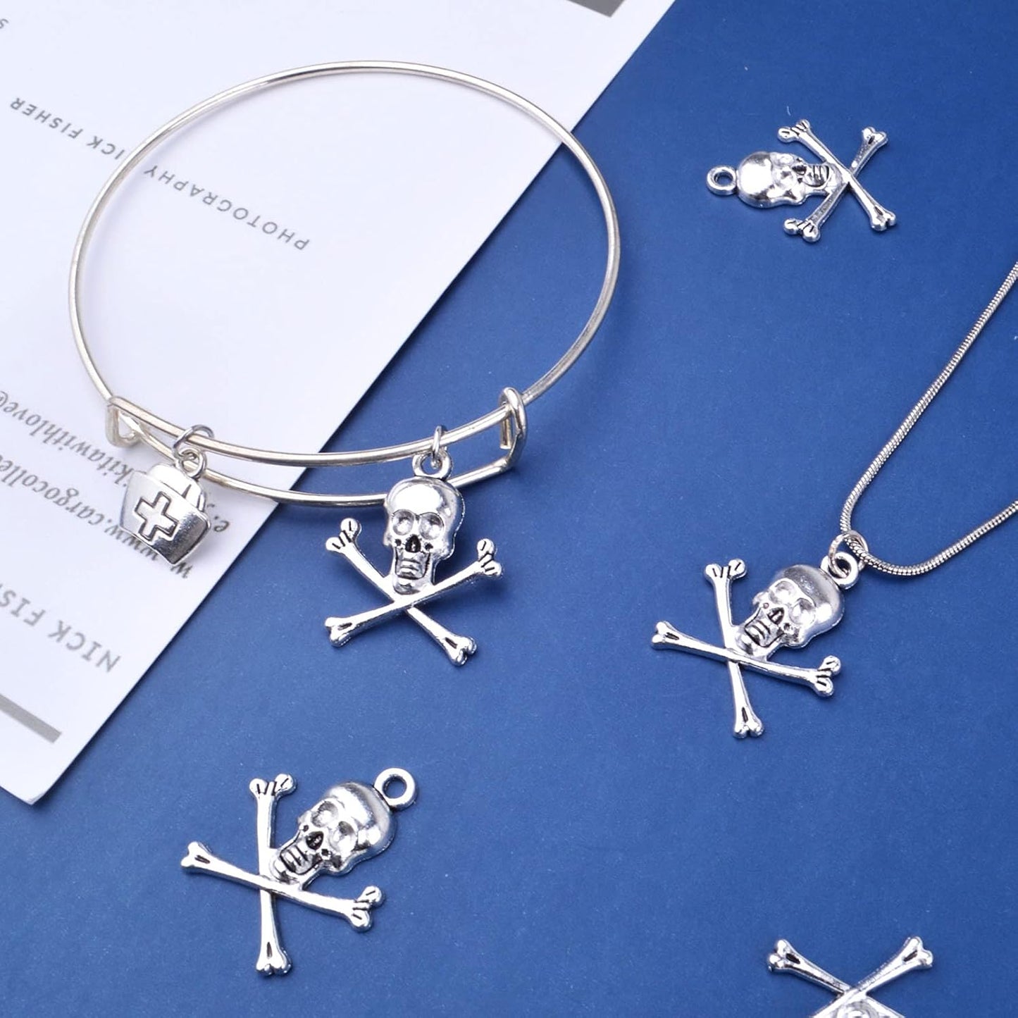 50pcs Skeleton Skull Charms Tibetan Alloy Skull Head Pendants Halloween Theme Charms Jewelry Making Accessories for DIY Necklace Bracelet Earrings Crafts, Antique Silver, 23.5 mm x 19.5 mm