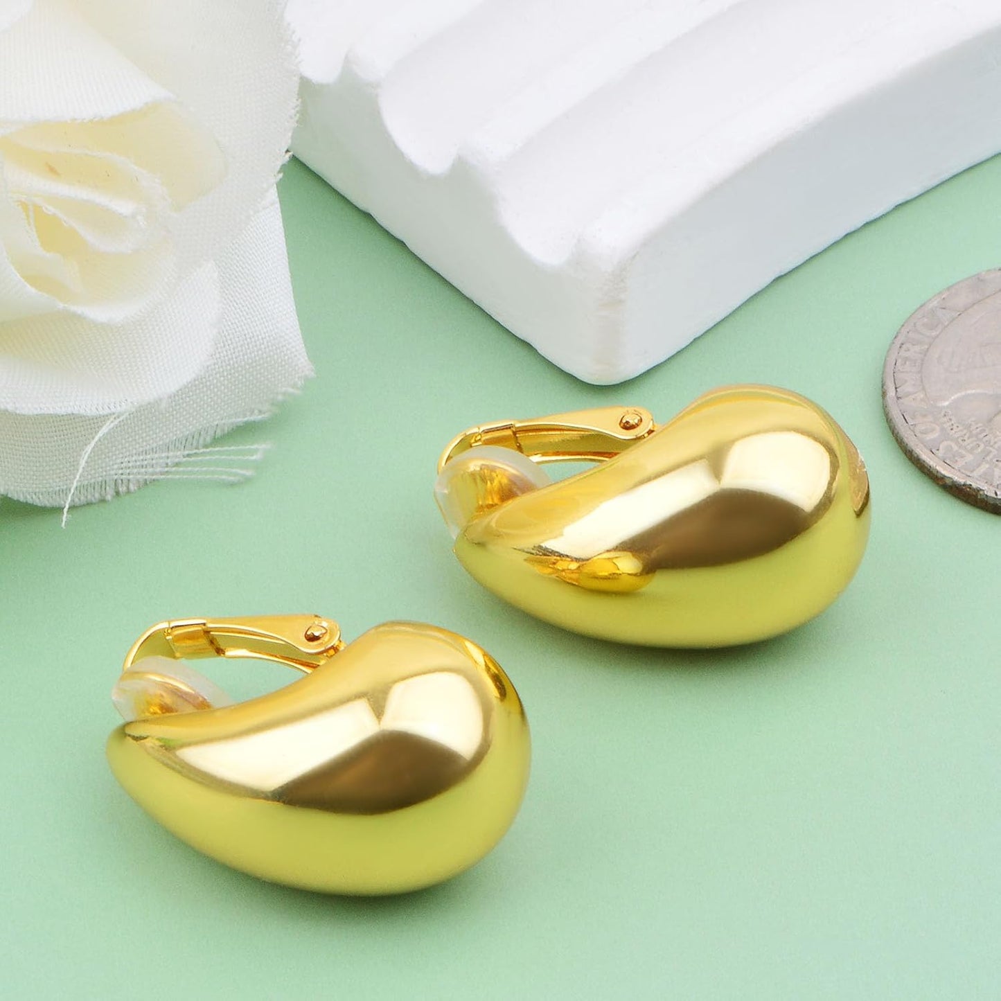 1 Pair Drop-shaped French Stainless Steel Earring Clips 18K Golden Plated No Holes Clip-on Earring Components for Women Non-Pierced Ears and DIY Dangle Earrings Making