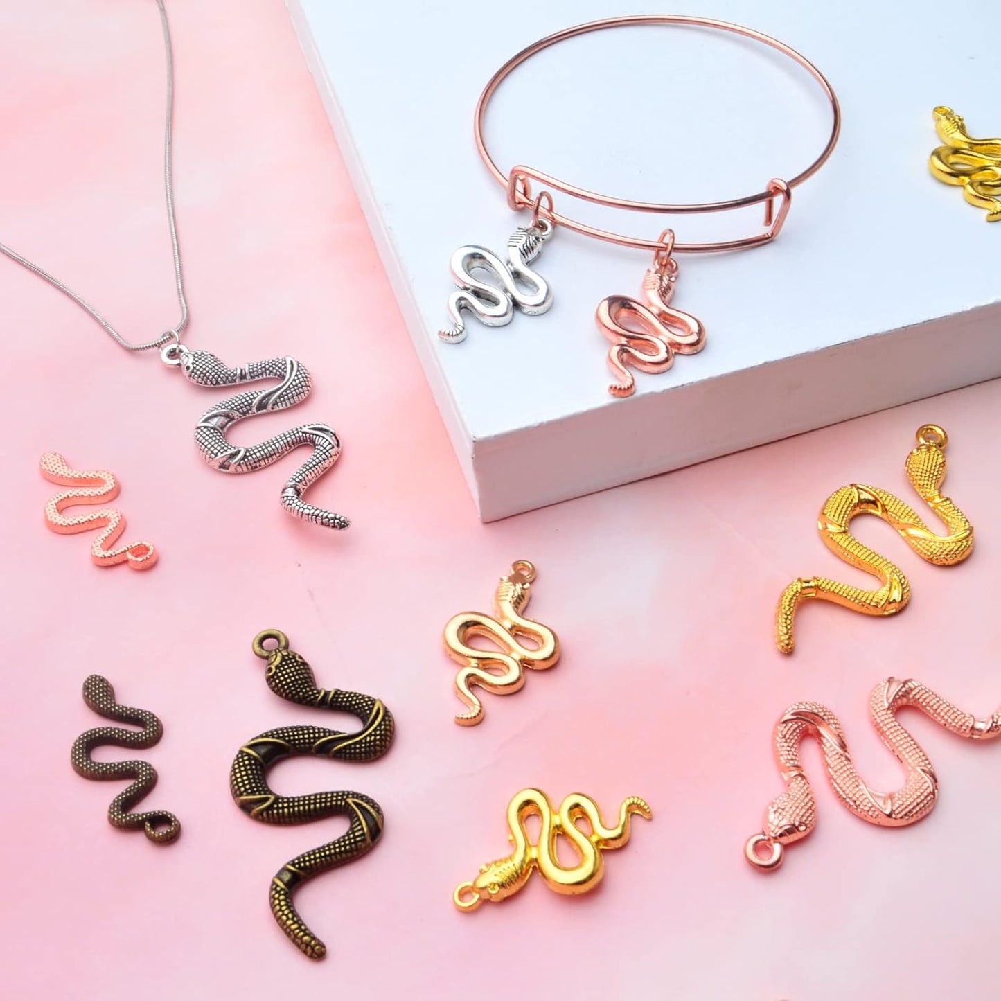 30pcs 5 Colors Snake Charms Pendants Alloy Mixed Styles Snake Serpent Charms Craft Supplies for Halloween DIY Bracelets Necklaces Earrings Jewelry Making