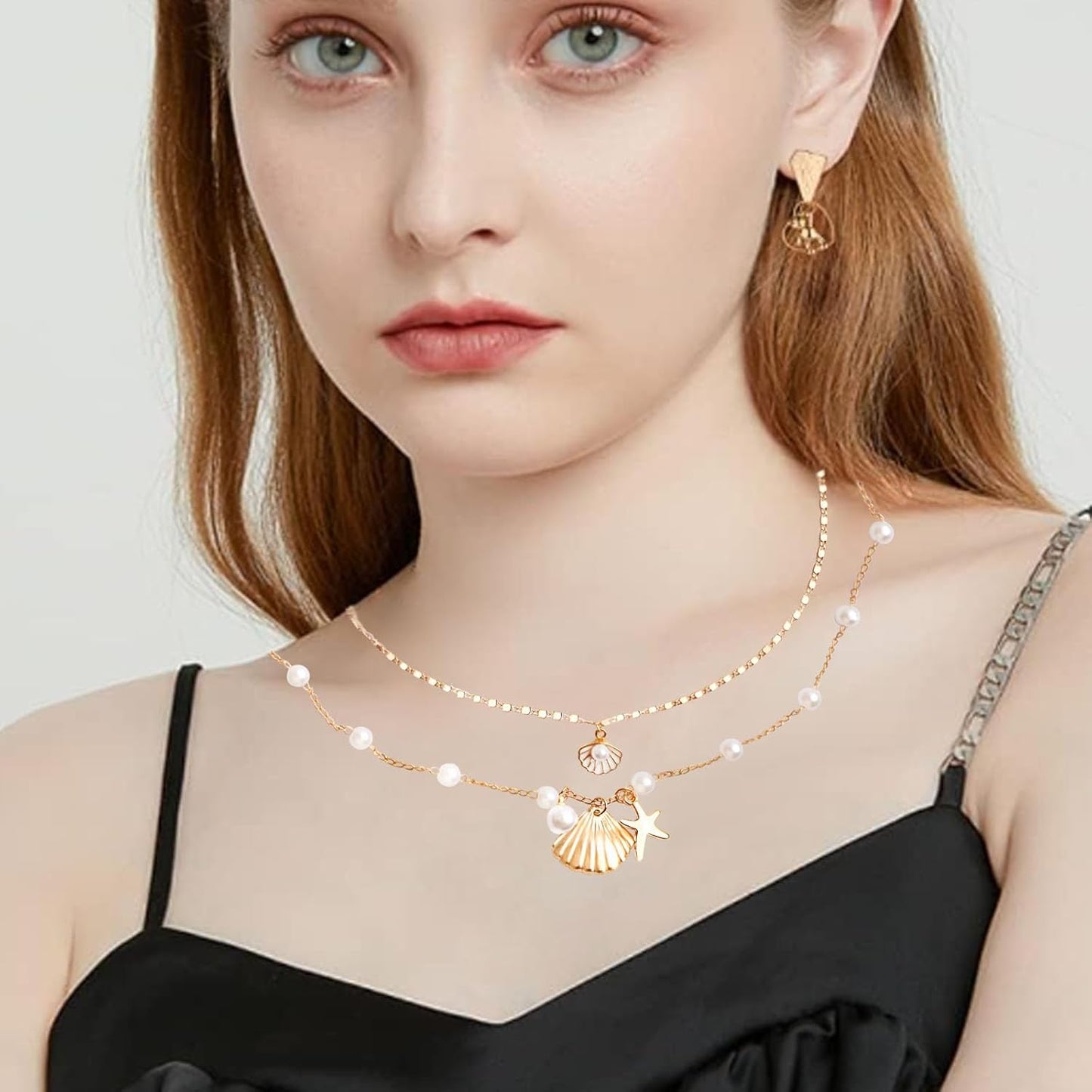 2pcs Bohemian Puka Shell Necklaces Layered Sequins Starfish Conch Seashell Pearl Beaded Choker Necklace Surfer Hawaii Jewelry Accessories for Women Summer Beach