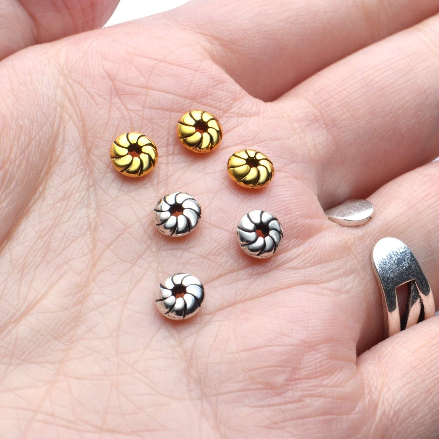 Flat Round Spacer Beads, 200pcs 6mm Tibetan Alloy Spacer Beads Flat Round Spacer Beads Jewelry Findings Accessories for Bracelet Necklace Jewelry Making, Antique Golden and Antique Silver