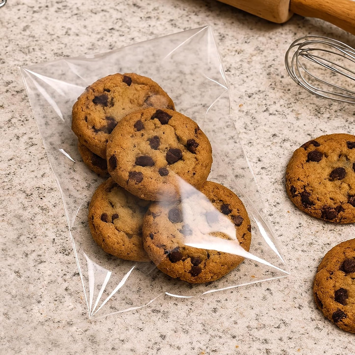HENDEVL Self Sealing Cellophane Bags,6x9 Inches 200 Pcs Clear Cookie Bags Resealable Cellophane Bag for Packaging Cookies,Favors,Products,Candy