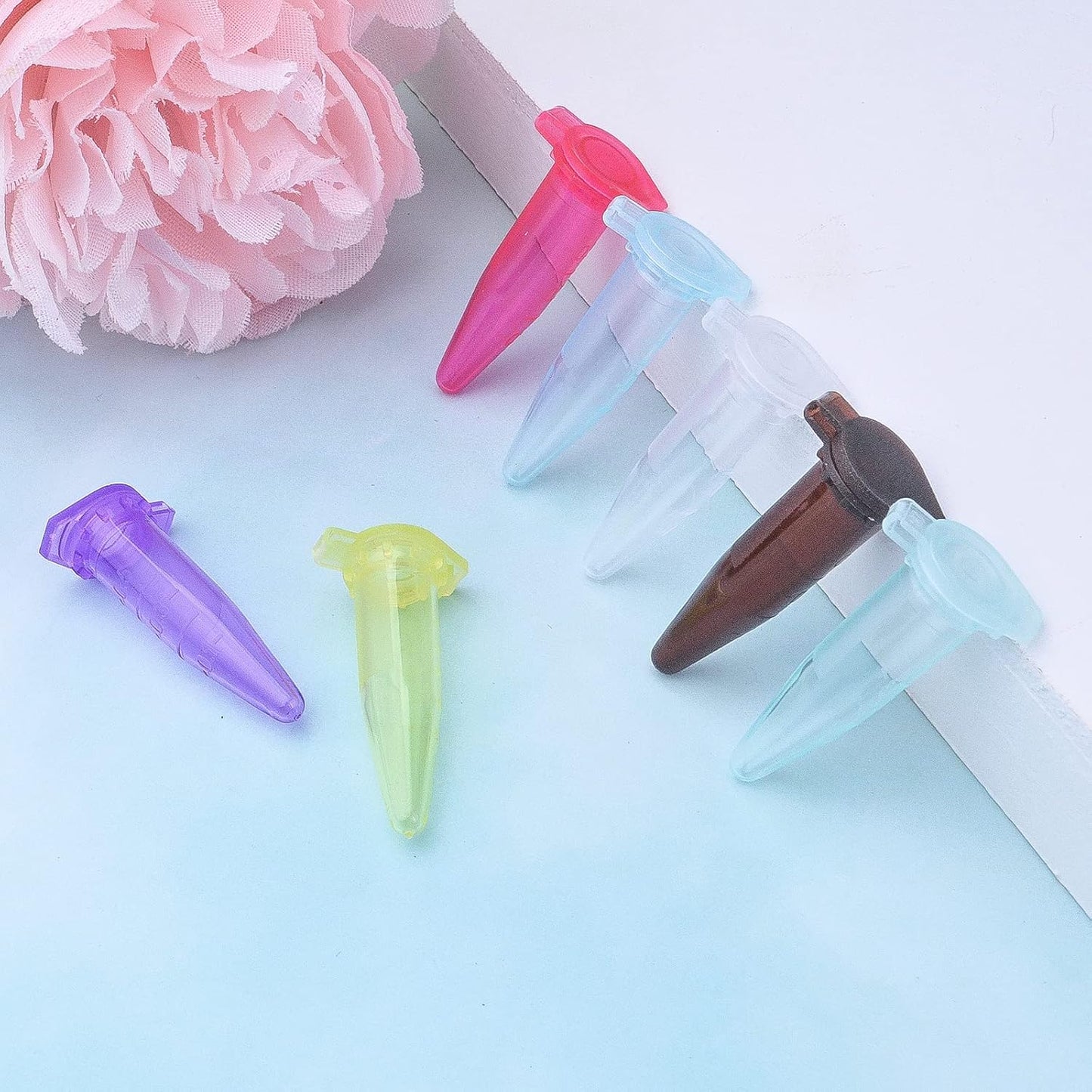210pcs 0.5ml Centrifuge Tubes Plastic Graduated Polypropylene Microcentrifuge Vials Tubes Mirco Test Tubes with Snap Cap for Sample Storage Container No-Leak, 7 Colors