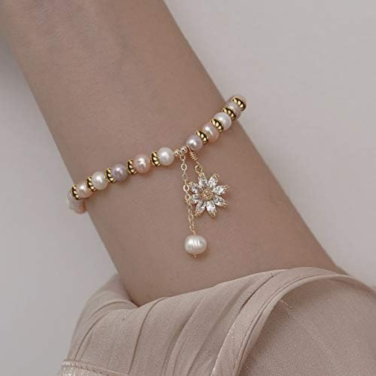Flat Round Spacer Beads, 200pcs 6mm Tibetan Alloy Spacer Beads Flat Round Spacer Beads Jewelry Findings Accessories for Bracelet Necklace Jewelry Making, Antique Golden and Antique Silver