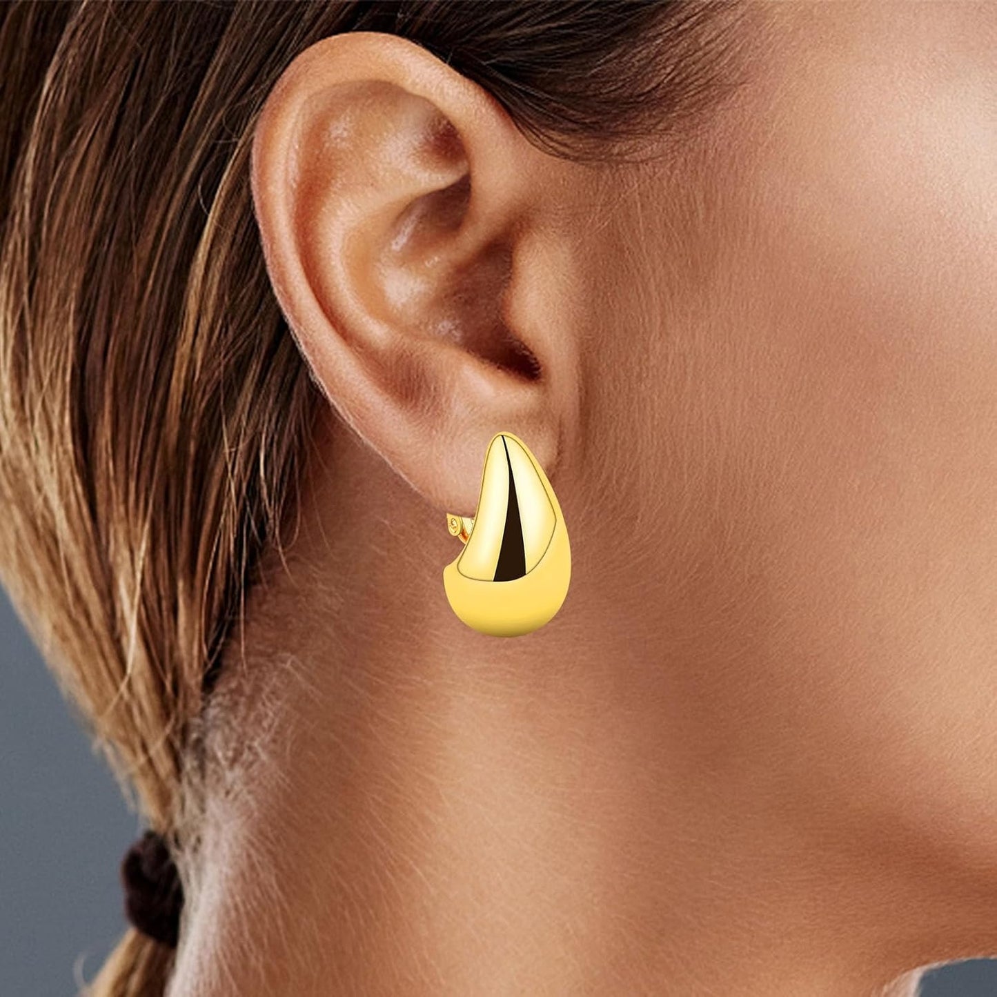 1 Pair Drop-shaped French Stainless Steel Earring Clips 18K Golden Plated No Holes Clip-on Earring Components for Women Non-Pierced Ears and DIY Dangle Earrings Making