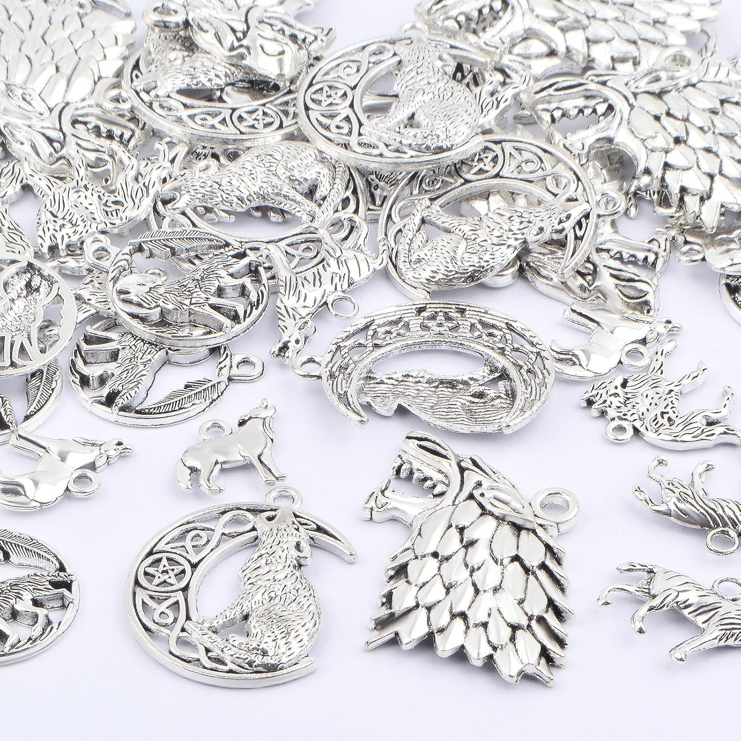 48 Pieces Vintage Alloy Mixed Wolf Shape Charms Tibetan Silver Animal Wolf Head Dangle Pendants for DIY Handmade Projects Jewelry Making Supplies, 6 Styles