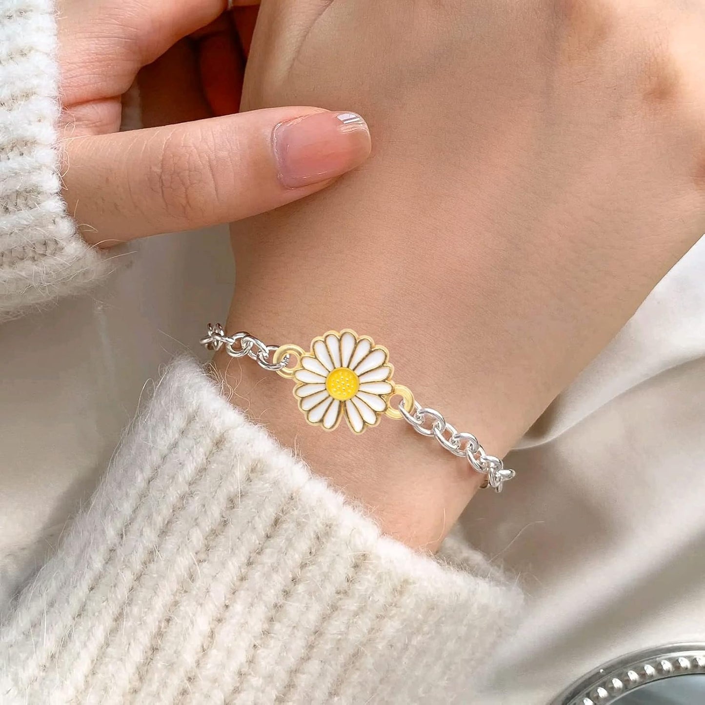 30pcs 6 Colors Daisy Flower Charms Connectors Alloy Enamel Flower Shaped Dangle Pendants Double Loops Links Charms for DIY Necklace Bracelet Earrings Jewellery Making Gifts