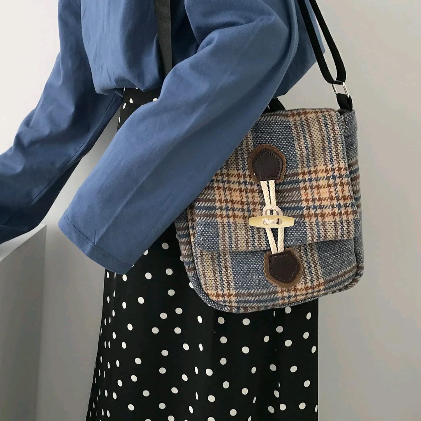 60 Pieces Oval Wooden Buttons 2 Holes Wood Sweater Coats Buttons Horn Toggle Buttons Accessories for Jacket Clothing Sewing DIY Art Craft Projects, 5 Colors