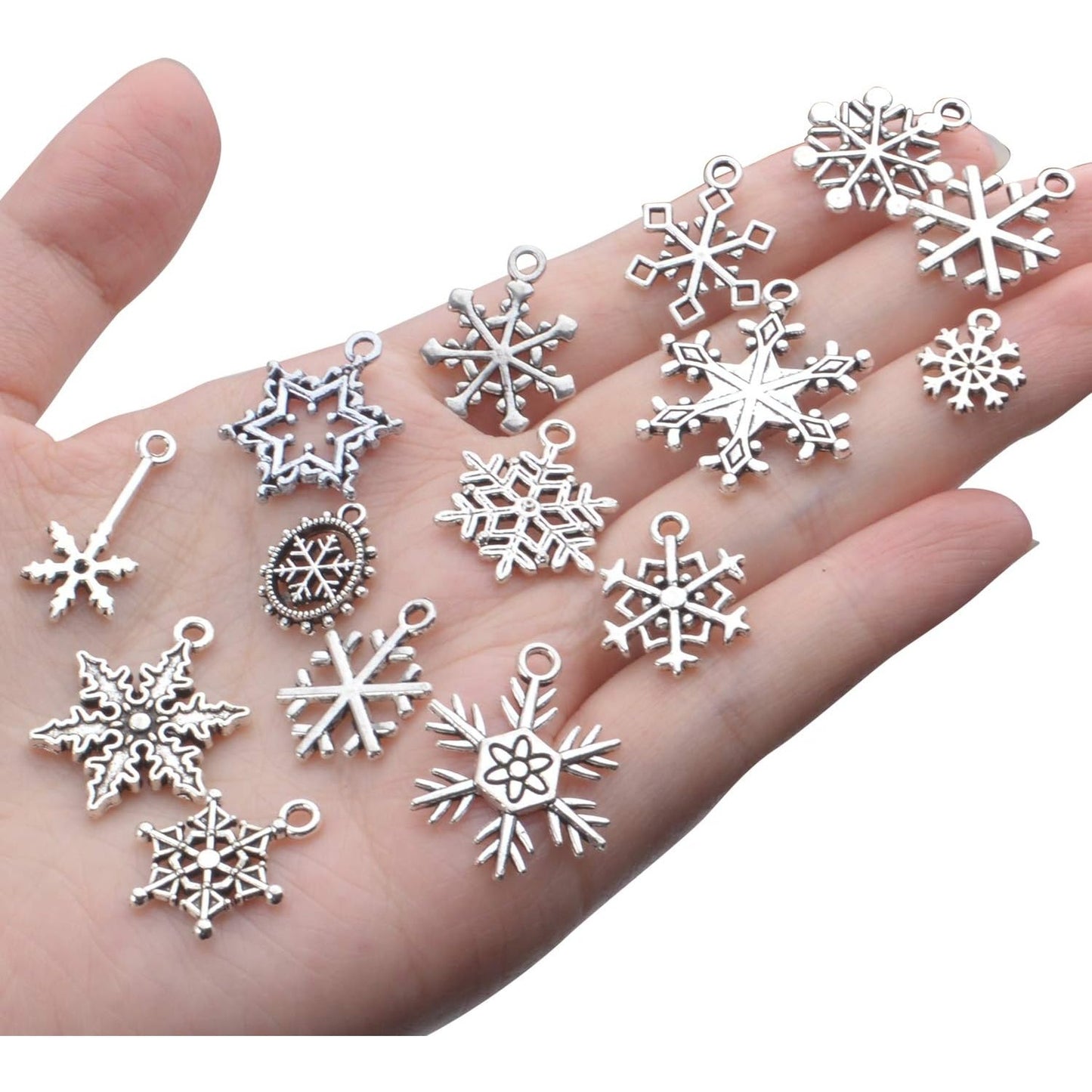 Christmas Snowflake Charms, 100g (about 80pcs - 90pcs) Mixed Alloy Snowflake Pendant Craft Supplies Jewelry Findings for DIY Necklace Bracelet Jewelry Making, Gold