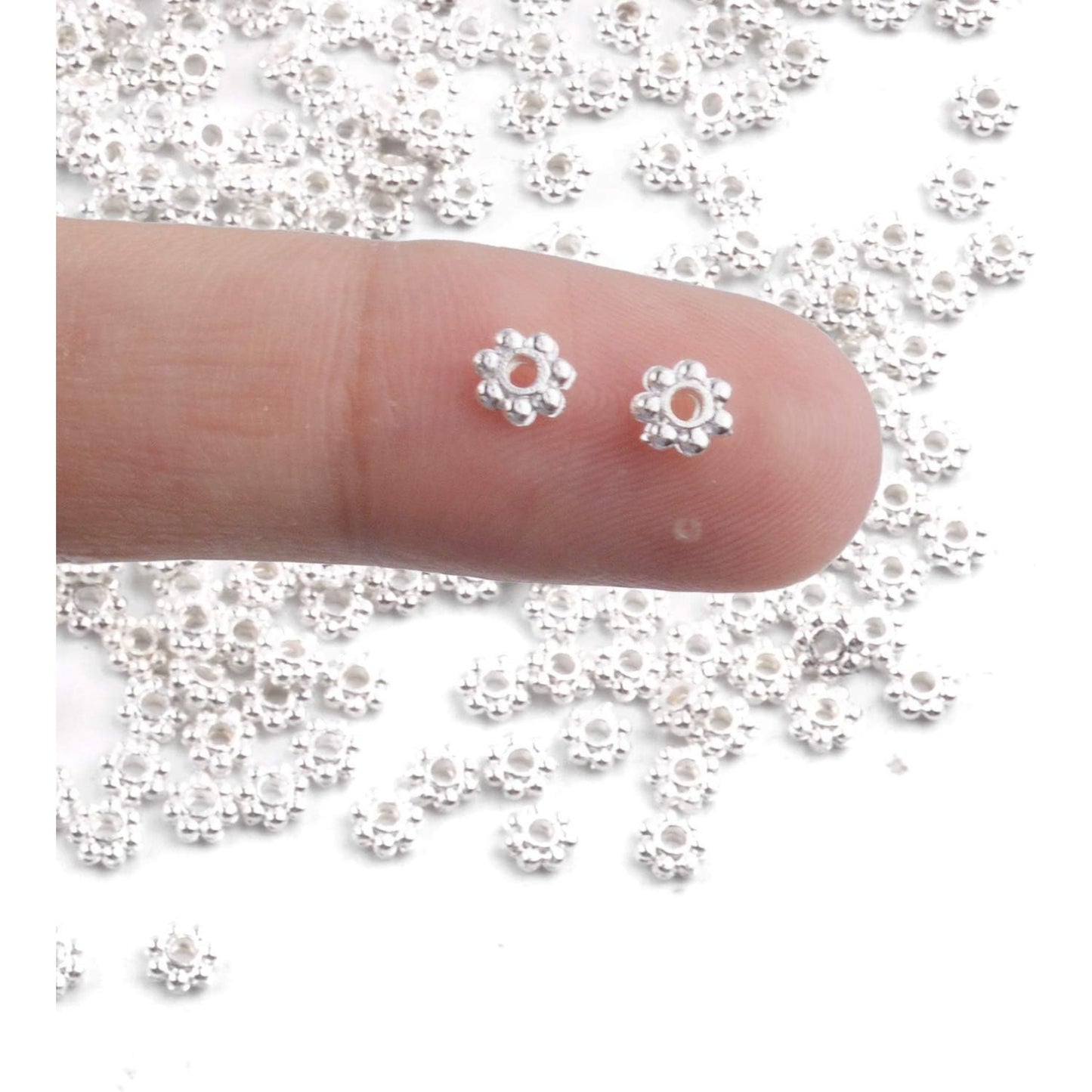 BronaGrand 500pcs Metal Daisy Spacer Beads 4mm for DIY Jewelry Making(Silver)