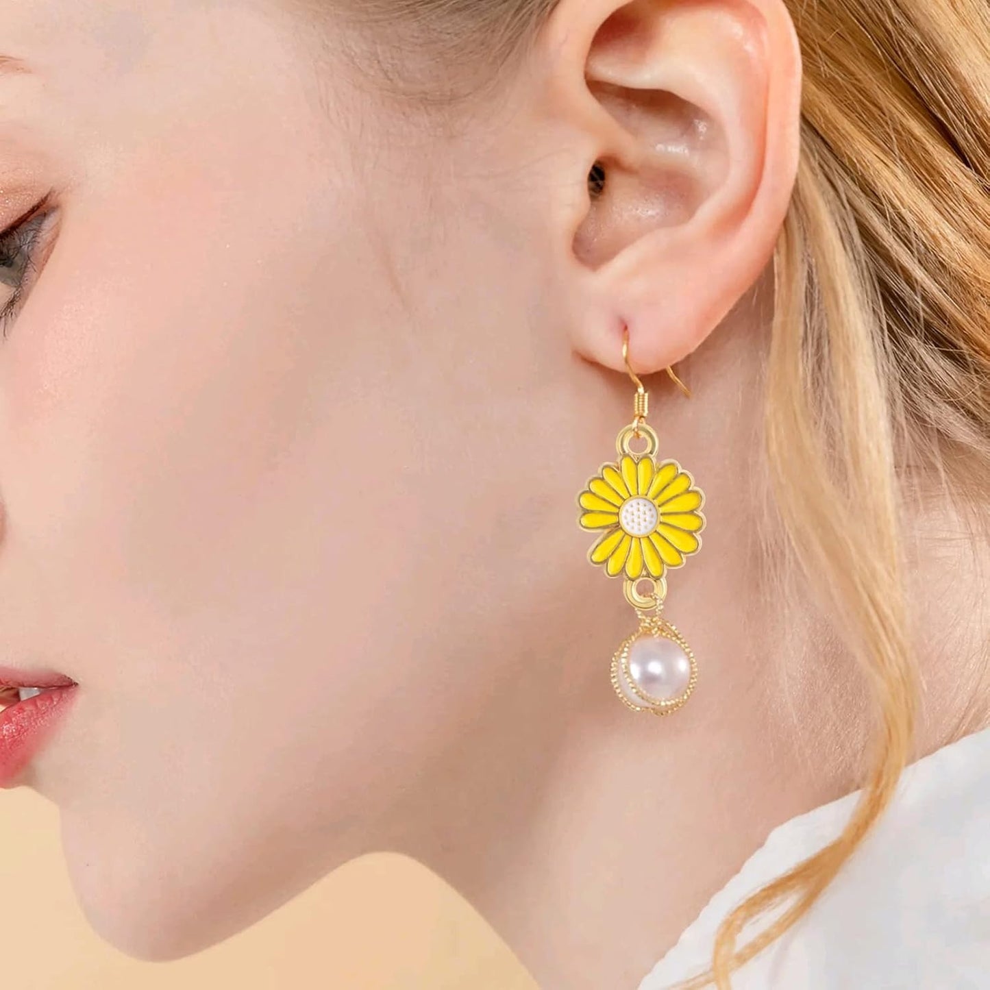 30pcs 6 Colors Daisy Flower Charms Connectors Alloy Enamel Flower Shaped Dangle Pendants Double Loops Links Charms for DIY Necklace Bracelet Earrings Jewellery Making Gifts