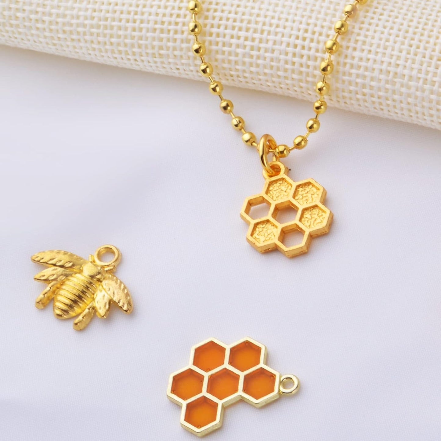 50pcs Honeycomb Bee Charms Enamel Rhinestone Alloy Honeybee Charms Pendants for DIY Necklace Earrings Bracelet Jewelry Making Accessories