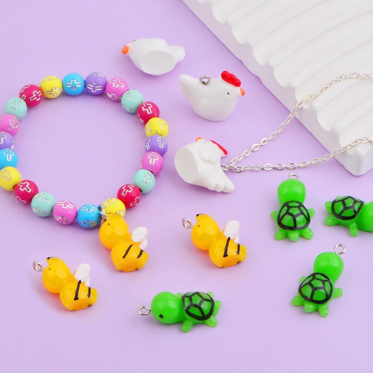 30 Pieces Plastic Resin Small Animal Charms Kit Lovely Bee Chicken Turtle Farm Theme Dangle Pendants for DIY Bracelet Necklace Earrings Jewelry Making Supplies, 3 Styles